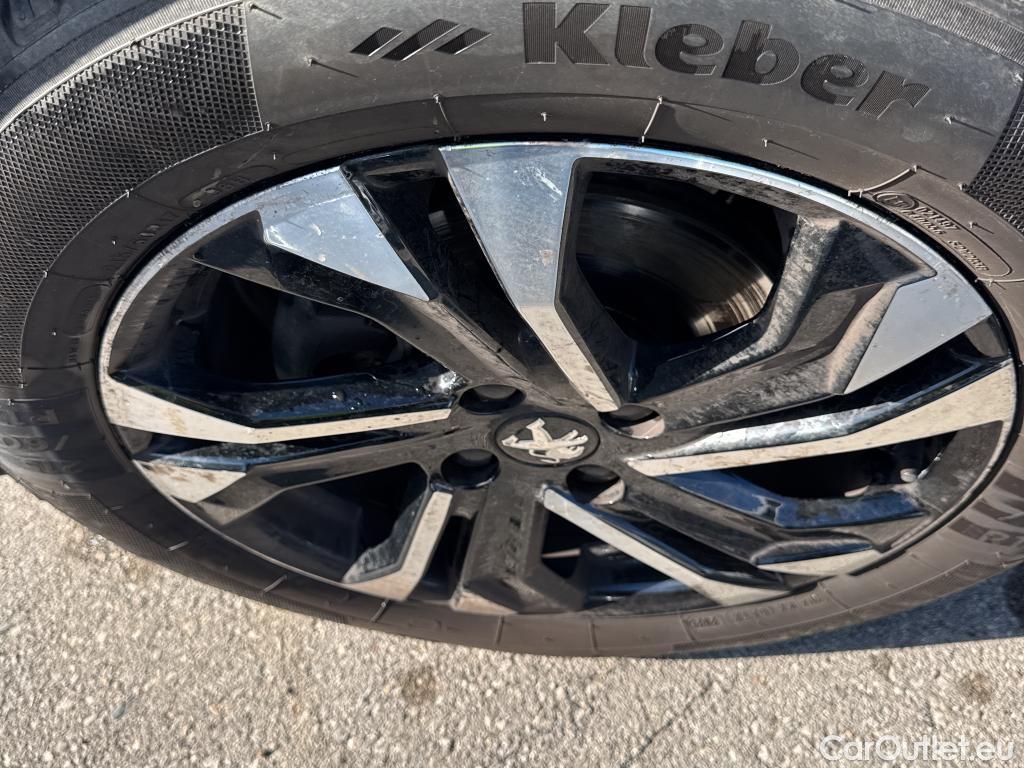  Peugeot  2008 PEUGEOT  / 2019 / 5P / todoterreno Allure BlueHDI 81kW (110CV) #7