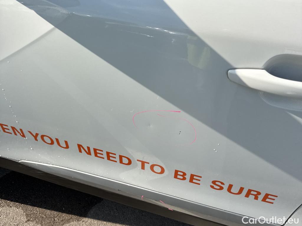  Peugeot  2008 PEUGEOT  / 2019 / 5P / todoterreno Allure BlueHDI 81kW (110CV) #19