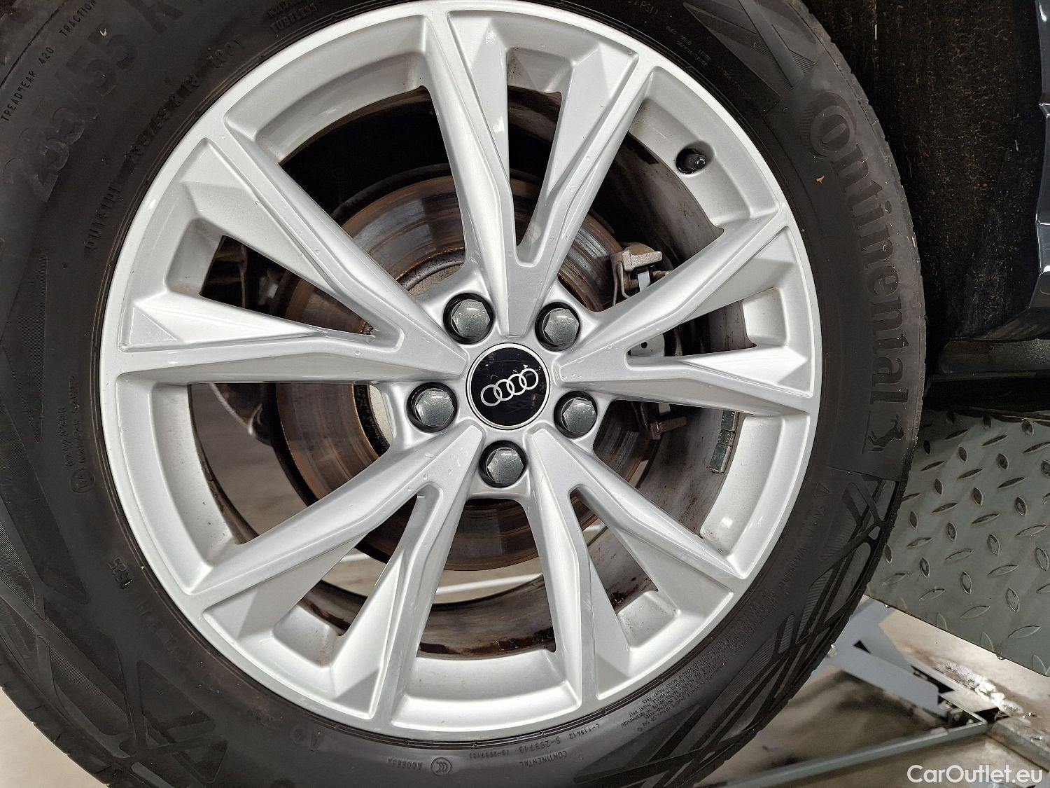  Audi  Q3 Audi,  SB '19 PHEV, Audi  Sportback 45 TFSI e S tronic S Line 5d #3