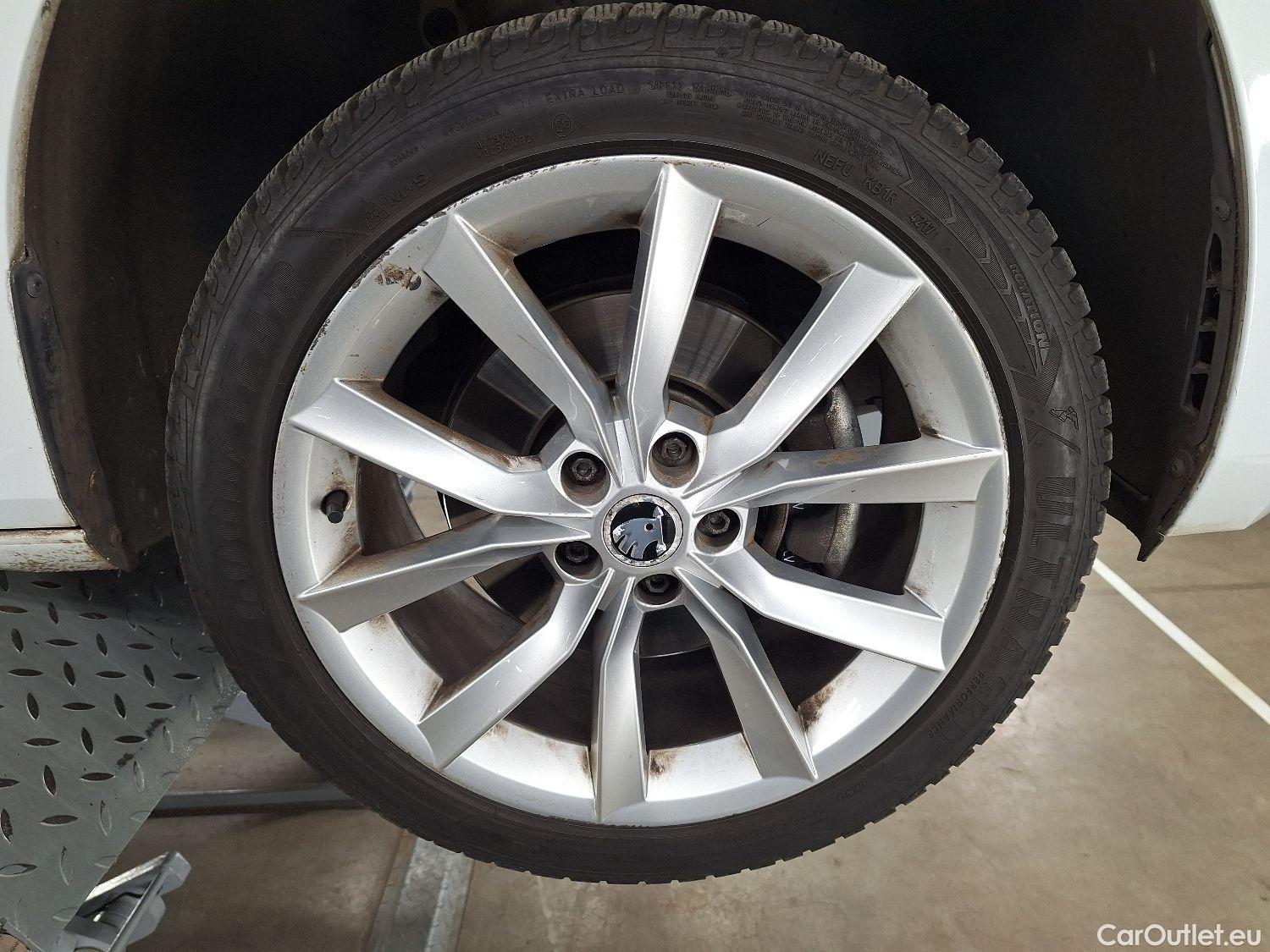  Skoda  Superb Skoda,  Combi '15, Skoda  Combi 2.0 CRTDI 110kW DSG6 Ambition 5 #9