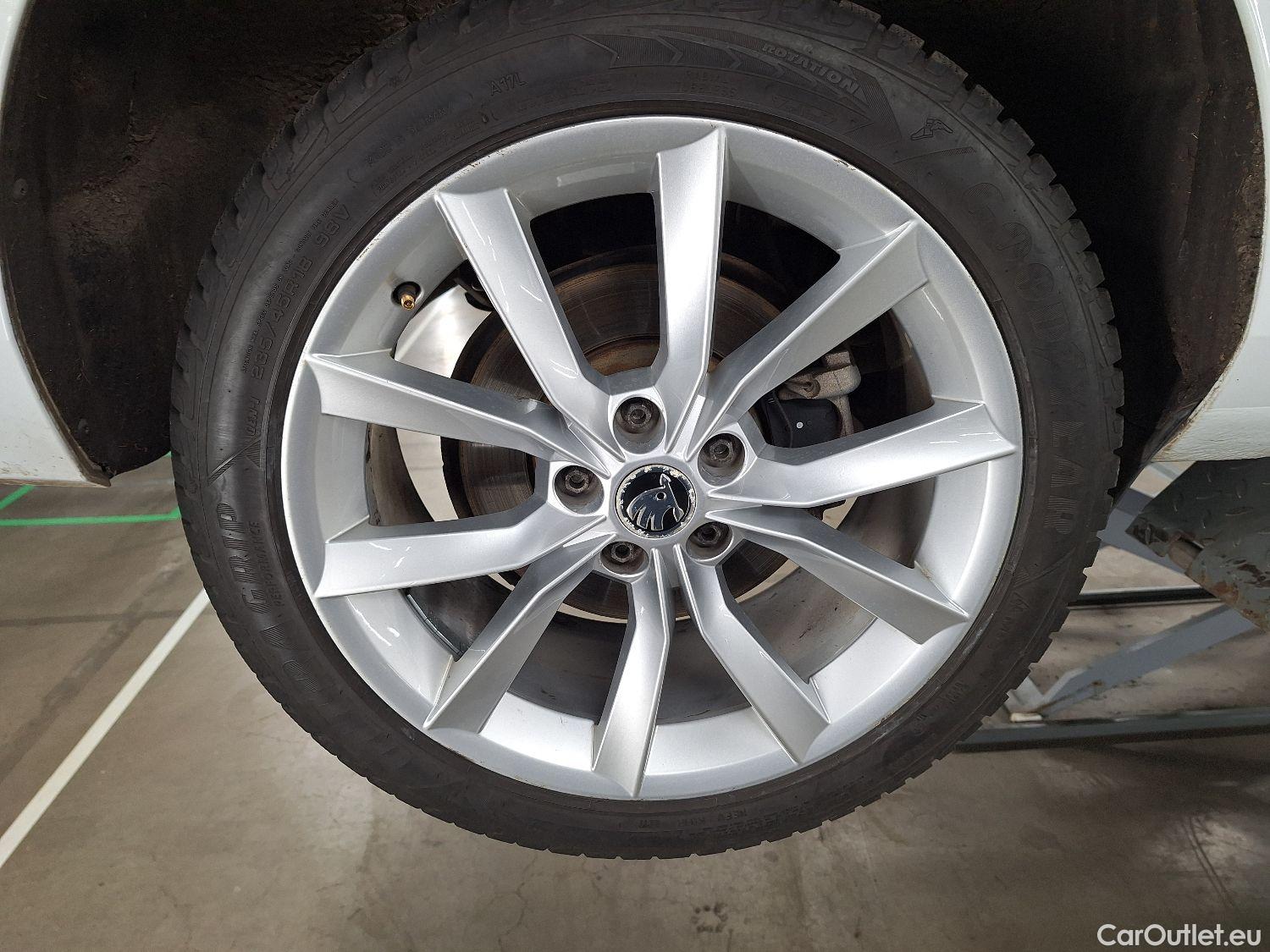  Skoda  Superb Skoda,  Combi '15, Skoda  Combi 2.0 CRTDI 110kW DSG6 Ambition 5 #11