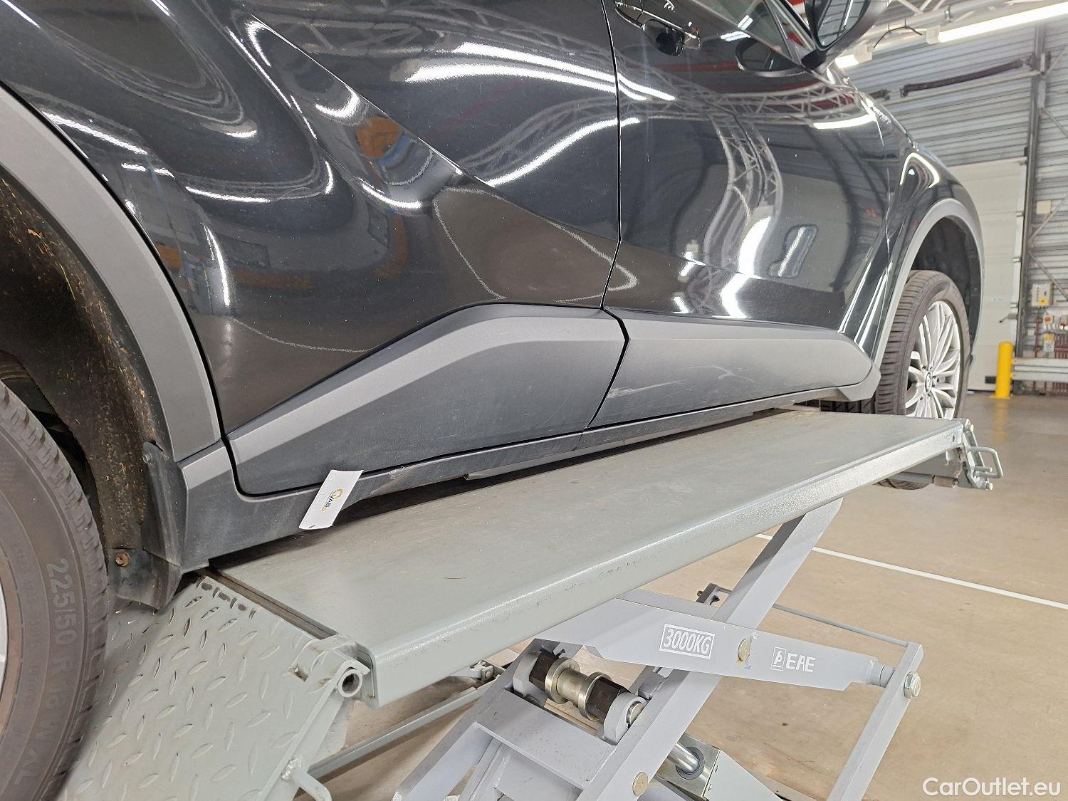  Toyota  C-HR Toyota,  '16, Toyota  1.8 VVT i-Hybrid C-Hic Mono-Tone E-CVT #3