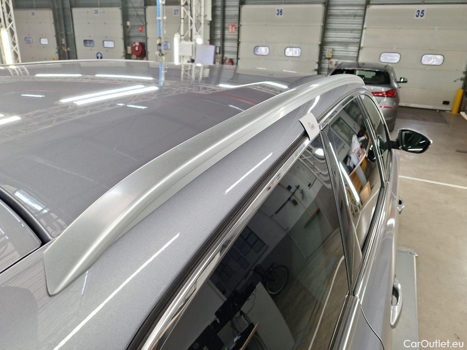  Peugeot  308 Peugeot,  SW FL'17, Peugeot  SW 1.5 BlueHDi 130 S&S EAT8 Allure 5d #38