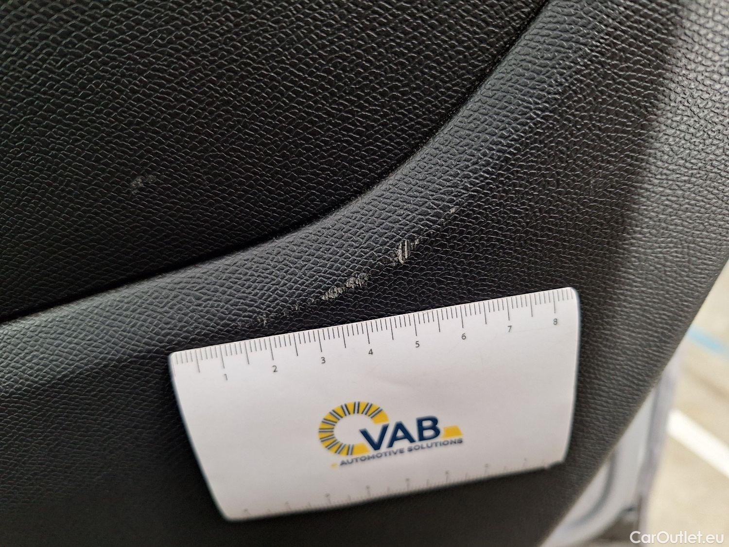  Peugeot  308 Peugeot,  SW FL'17, Peugeot  SW 1.5 BlueHDi 130 S&S EAT8 Allure 5d #37