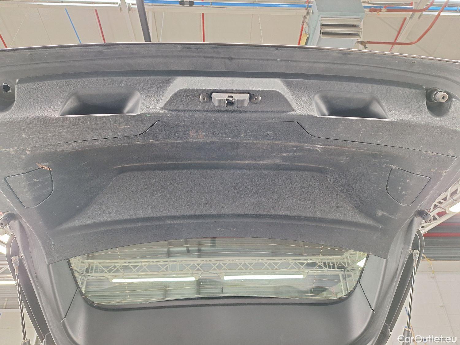  Peugeot  308 Peugeot,  SW FL'17, Peugeot  SW 1.5 BlueHDi 130 S&S EAT8 Allure 5d #42