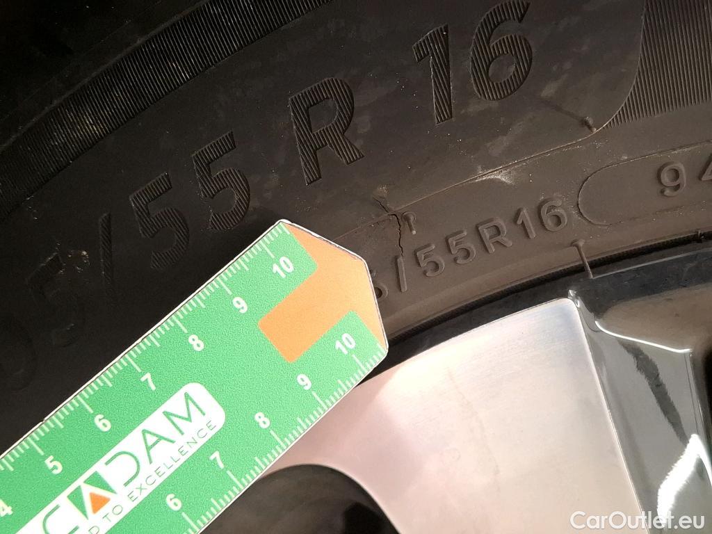  Citroen  C3  Max 1.2 PureTech 80CV BVM5 6E #2