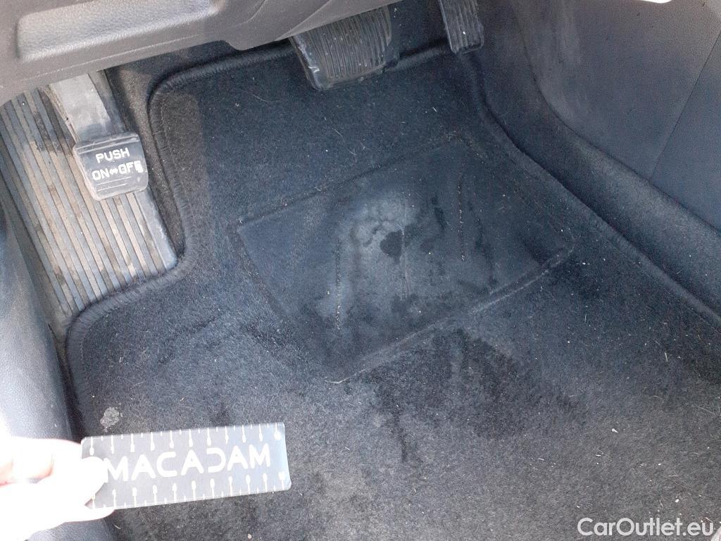  Hyundai   Ioniq HYUNDAI / 2016 / 5P / berlina con portón 1.6 GDI HEV Tecno DCT (AC) #32