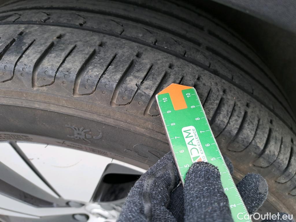  Volvo  XC 40 VOLVO XC40 / 2017 / 5P / todoterreno 1.5 T3 Momentum Pro #6