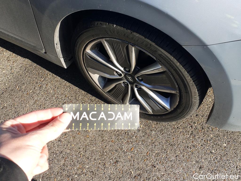  Hyundai   Ioniq HYUNDAI / 2016 / 5P / berlina con portón 1.6 GDI HEV Tecno DCT (AC) #1