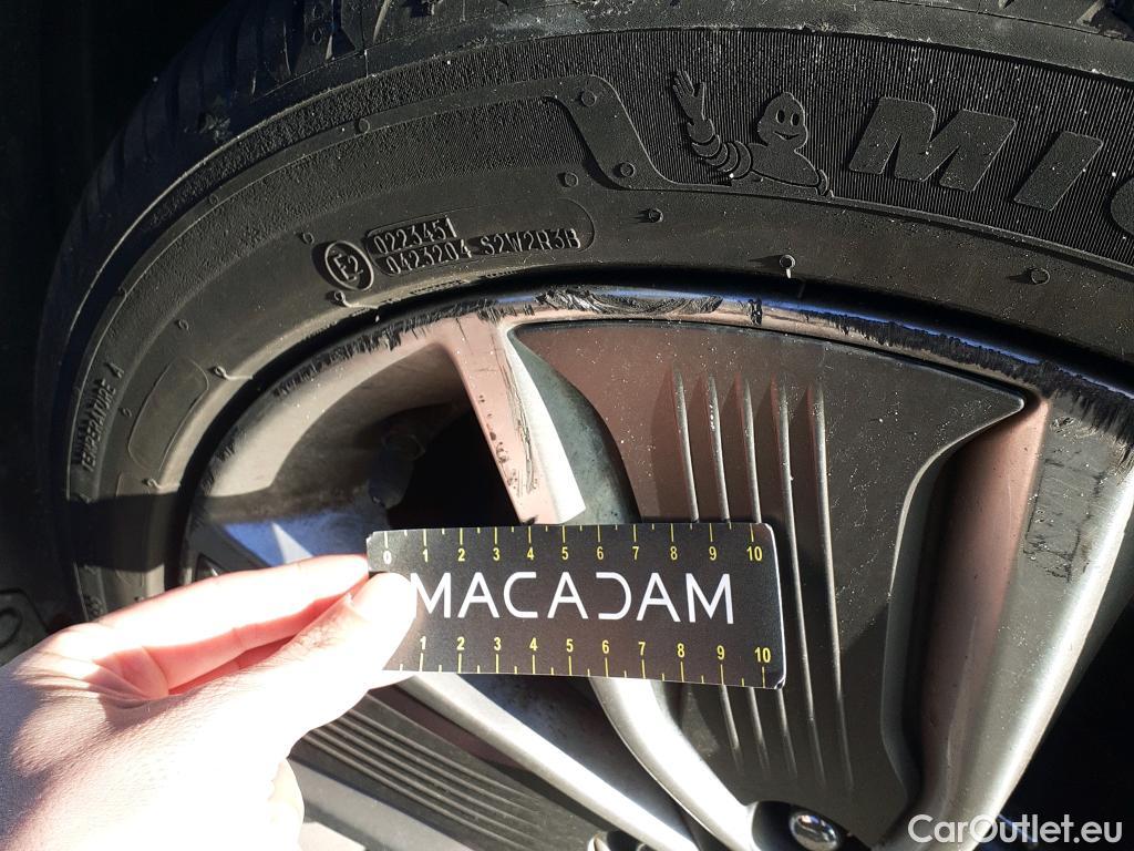  Hyundai   Ioniq HYUNDAI / 2016 / 5P / berlina con portón 1.6 GDI HEV Tecno DCT (AC) #2