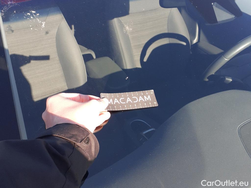  Hyundai   Ioniq HYUNDAI / 2016 / 5P / berlina con portón 1.6 GDI HEV Tecno DCT (AC) #18