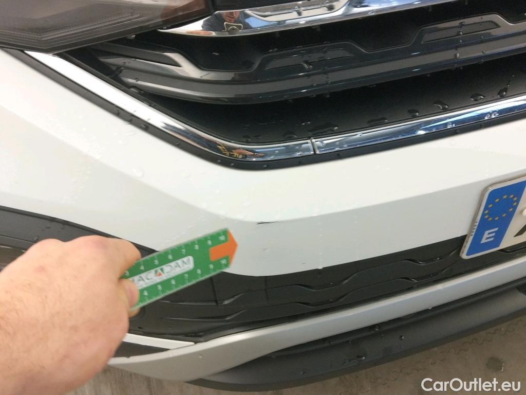  Volkswagen  T-CROSS VOLKSWAGEN  / 2018 / 5P / todoterreno Advance 1.0 TSI 81kW (110CV) DSG (AC3) #4