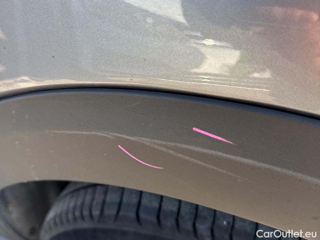  Peugeot  3008 PEUGEOT  / 2016 / 5P / todoterreno 1.5 BlueHDi 96kW (130CV) S&S Active (AC) #32