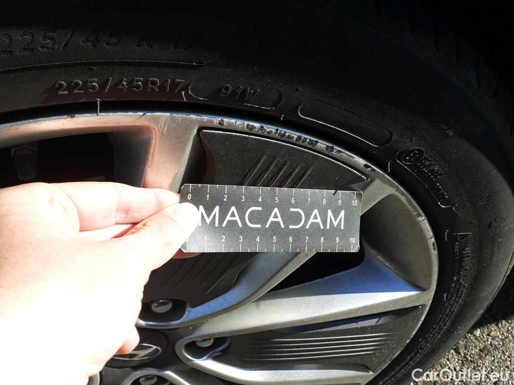  Hyundai   Ioniq HYUNDAI / 2016 / 5P / berlina con portón 1.6 GDI HEV Tecno DCT (AC) #4