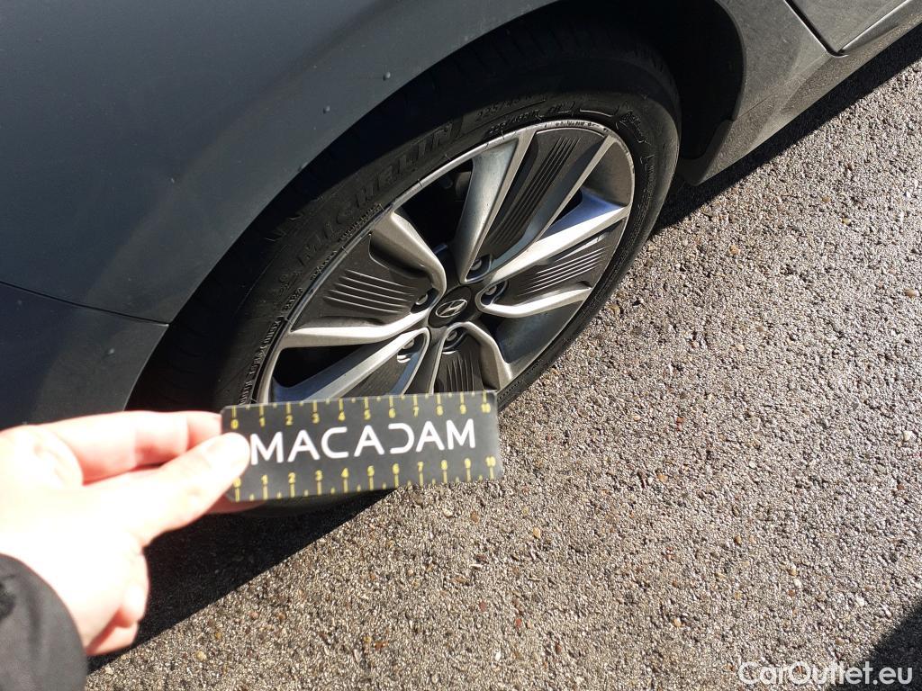  Hyundai   Ioniq HYUNDAI / 2016 / 5P / berlina con portón 1.6 GDI HEV Tecno DCT (AC) #3