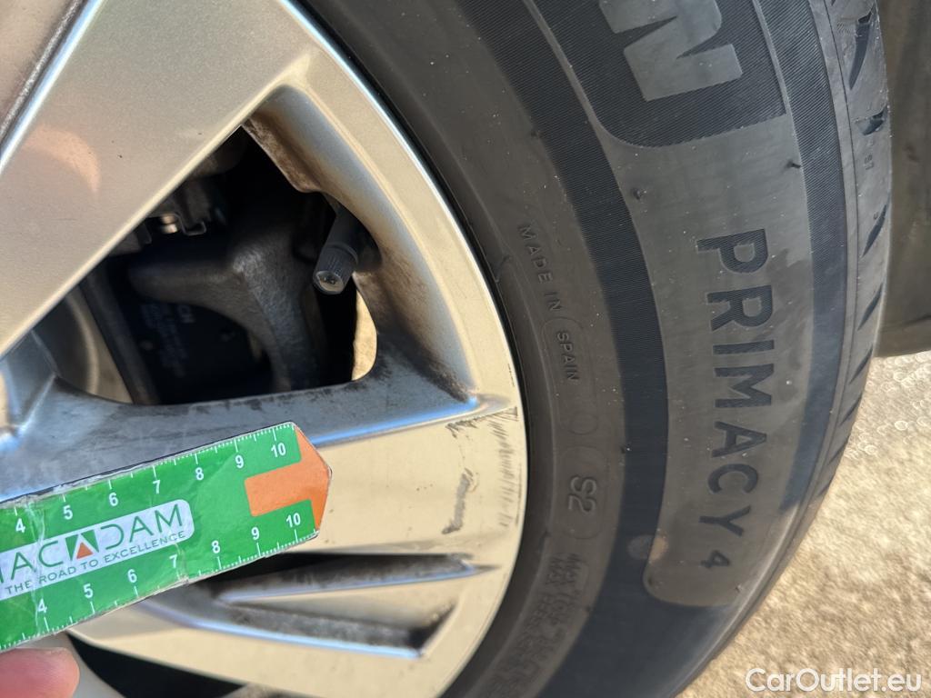  Peugeot  3008 PEUGEOT  / 2016 / 5P / todoterreno 1.5 BlueHDi 96kW (130CV) S&S Active (AC) #20