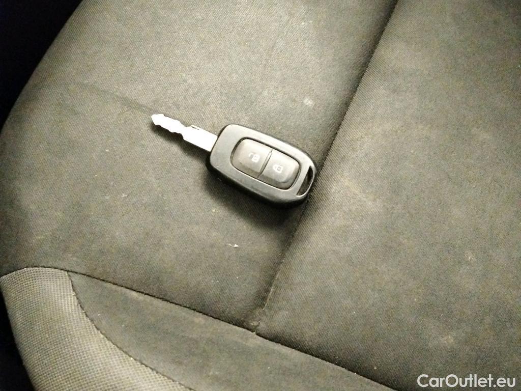  Dacia  Duster DACIA  / 2018 / 5P / todoterreno Essential Blue dCi 85kW (115CV) 4X4 #3