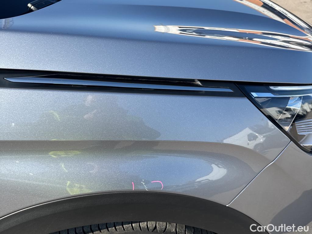  Peugeot  3008 PEUGEOT  / 2016 / 5P / todoterreno 1.5 BlueHDi 96kW (130CV) S&S Active (AC) #23