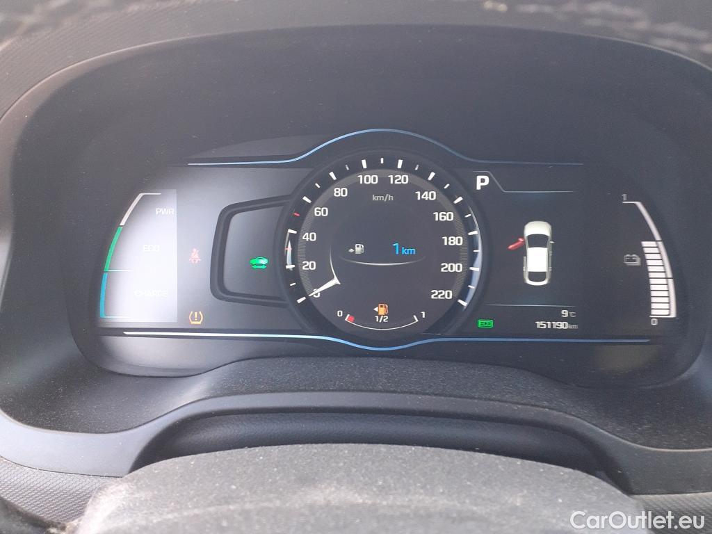  Hyundai   Ioniq HYUNDAI / 2016 / 5P / berlina con portón 1.6 GDI HEV Tecno DCT (AC) #33