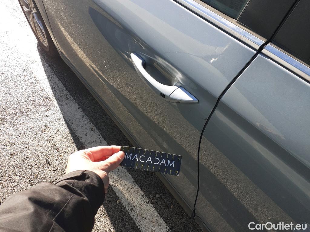  Hyundai   Ioniq HYUNDAI / 2016 / 5P / berlina con portón 1.6 GDI HEV Tecno DCT (AC) #9