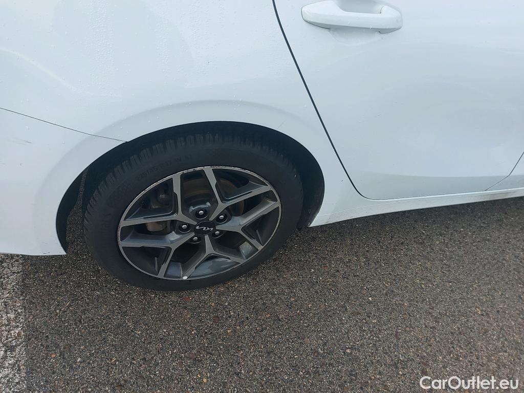  KIA  Cee'd KIA Ceed Tourer / 2021 / 5P / familiar Tourer 1.6 MHEV iMT 100kW Tech #13