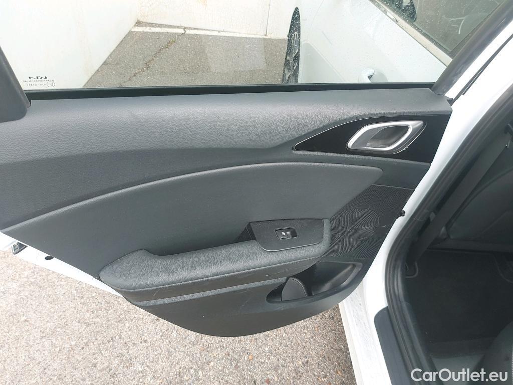  KIA  Cee'd KIA Ceed Tourer / 2021 / 5P / familiar Tourer 1.6 MHEV iMT 100kW Tech #20