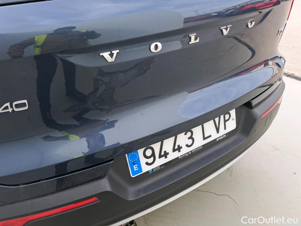  Volvo  XC 40 VOLVO XC40 / 2017 / 5P / todoterreno 1.5 T3 Momentum Pro #1
