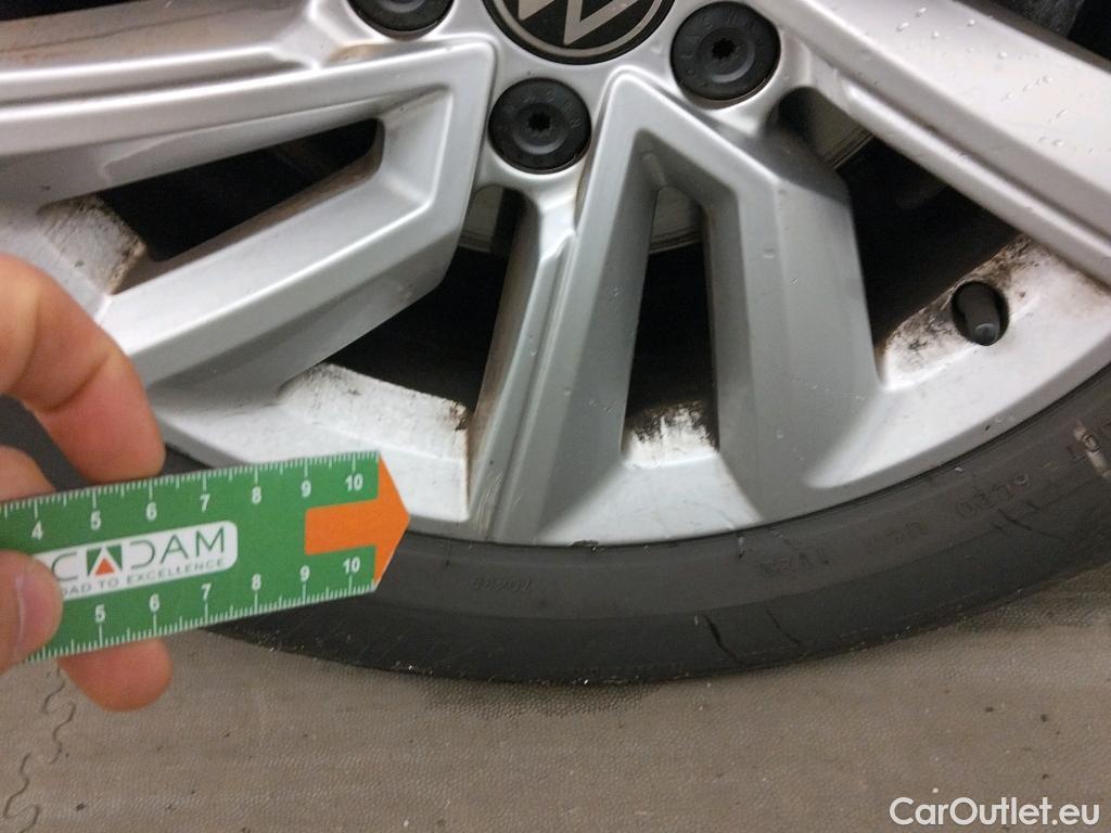  Volkswagen  T-CROSS VOLKSWAGEN  / 2018 / 5P / todoterreno Advance 1.0 TSI 81kW (110CV) DSG (AC3) #15