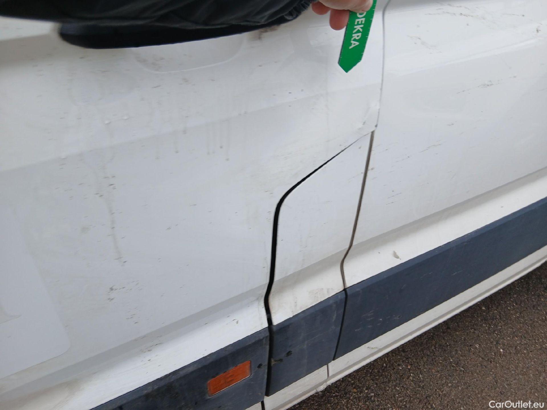  Volkswagen  Crafter VOLKSWAGEN  / 2017 / 4P / furgón 30 Furgón BM TN L3H2 2.0TDI 103kW(140CV) #16