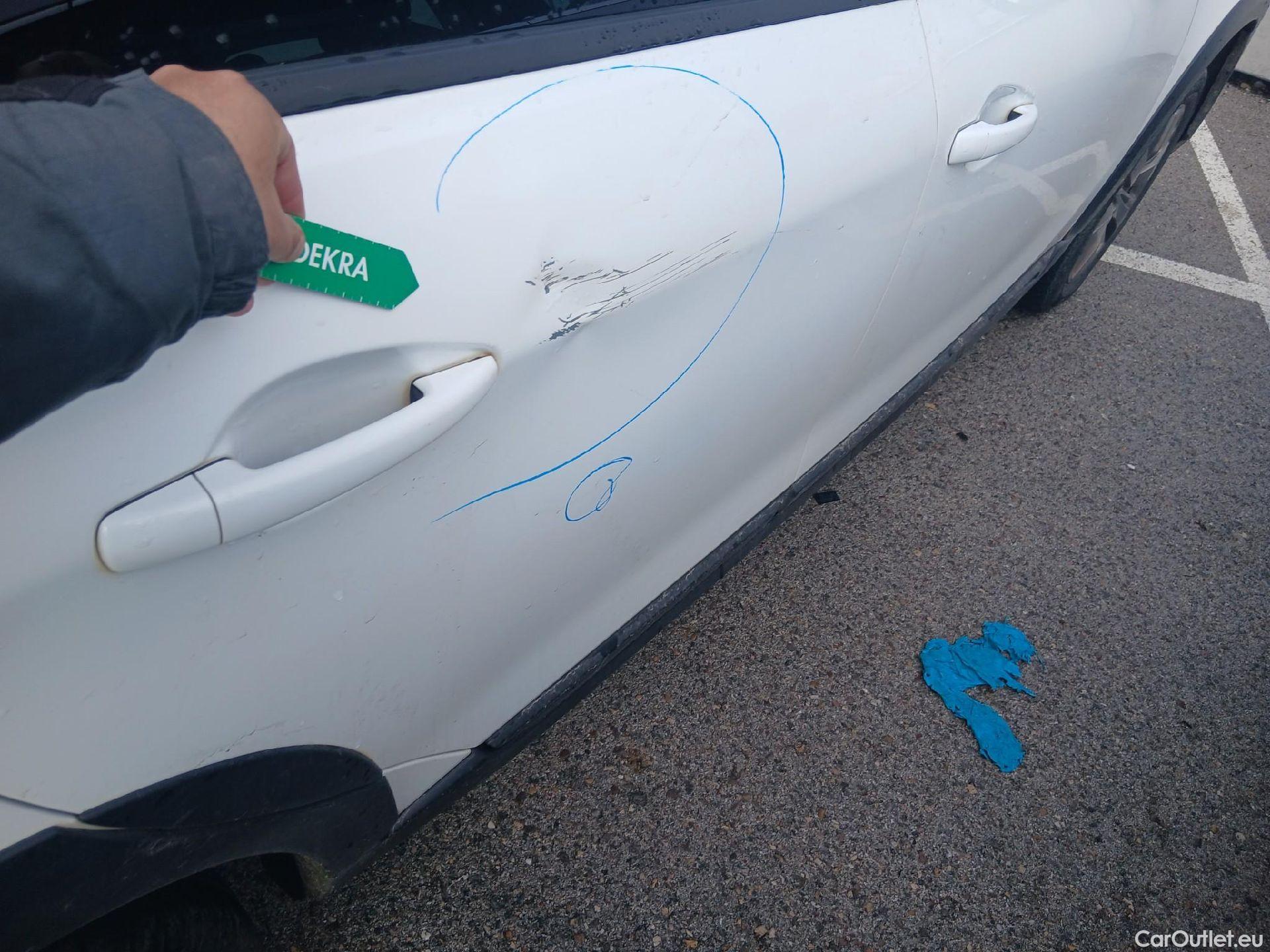  Peugeot  2008 PEUGEOT  / 2016 / 5P / todoterreno Signature BlueHDi 100 S&S 5 Vel. MAN #54