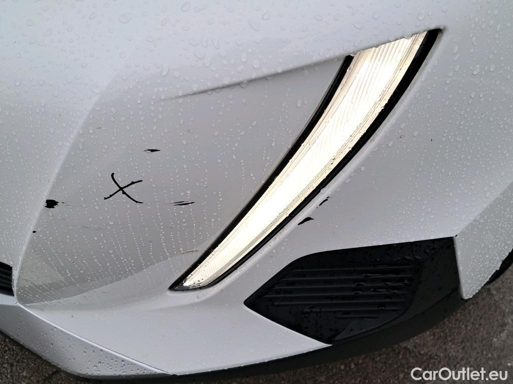  Peugeot  2008 PEUGEOT  / 2019 / 5P / todoterreno Allure BlueHDI 81kW (110CV) #8