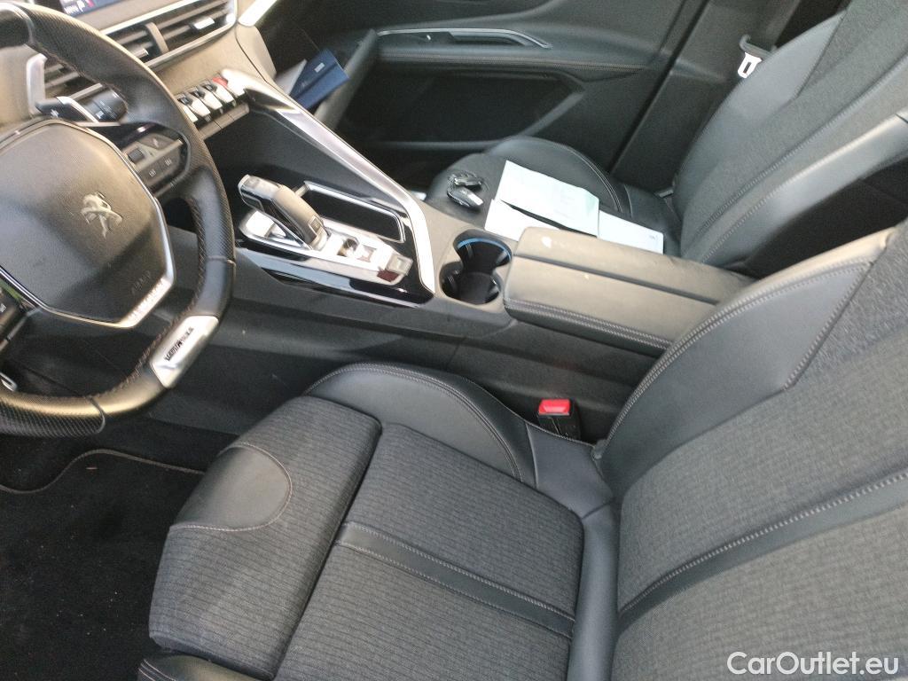  Peugeot  3008 PEUGEOT  / 2016 / 5P / todoterreno PureTech 132kW (180CV) EAT8 GT Line #16
