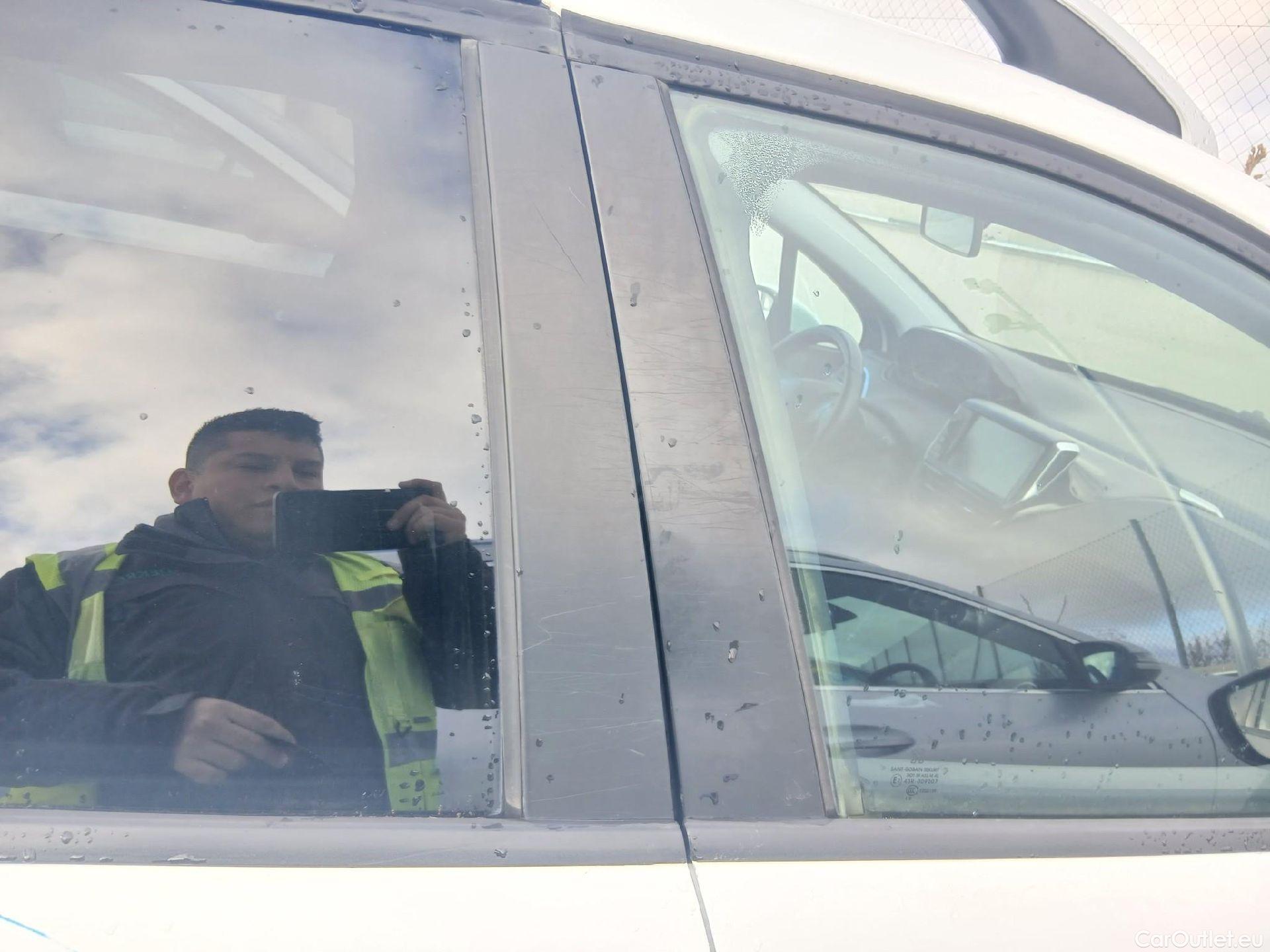  Peugeot  2008 PEUGEOT  / 2016 / 5P / todoterreno Signature BlueHDi 100 S&S 5 Vel. MAN #70