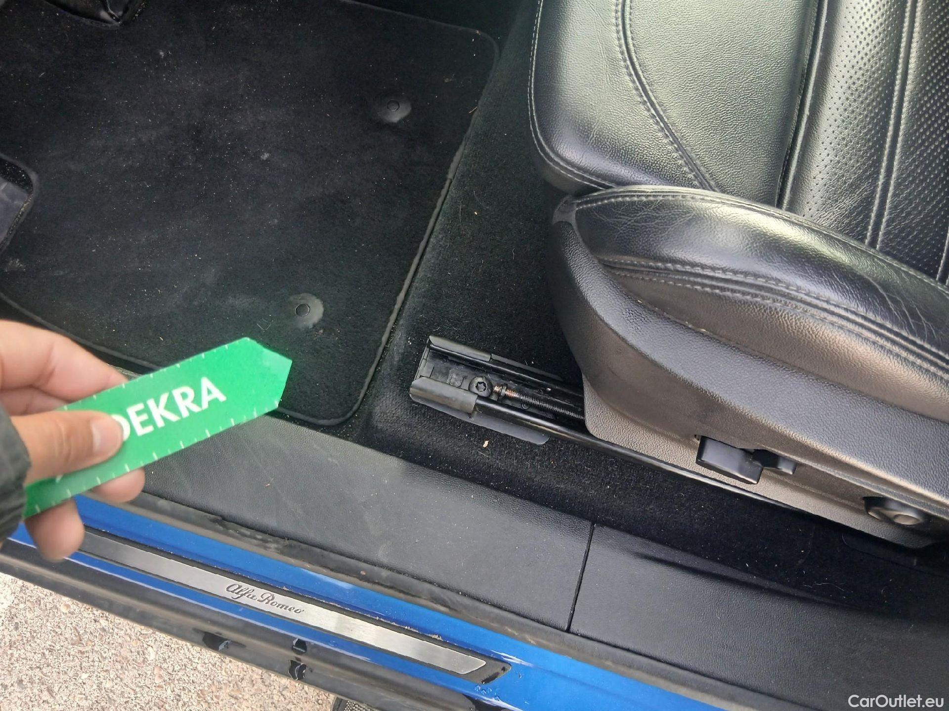  Alfa Romeo   STELVIO Alfa Romeo / 2017 / 5P / todoterreno 2.0 Gasolina 206kW (280CV) Executive AWD #3