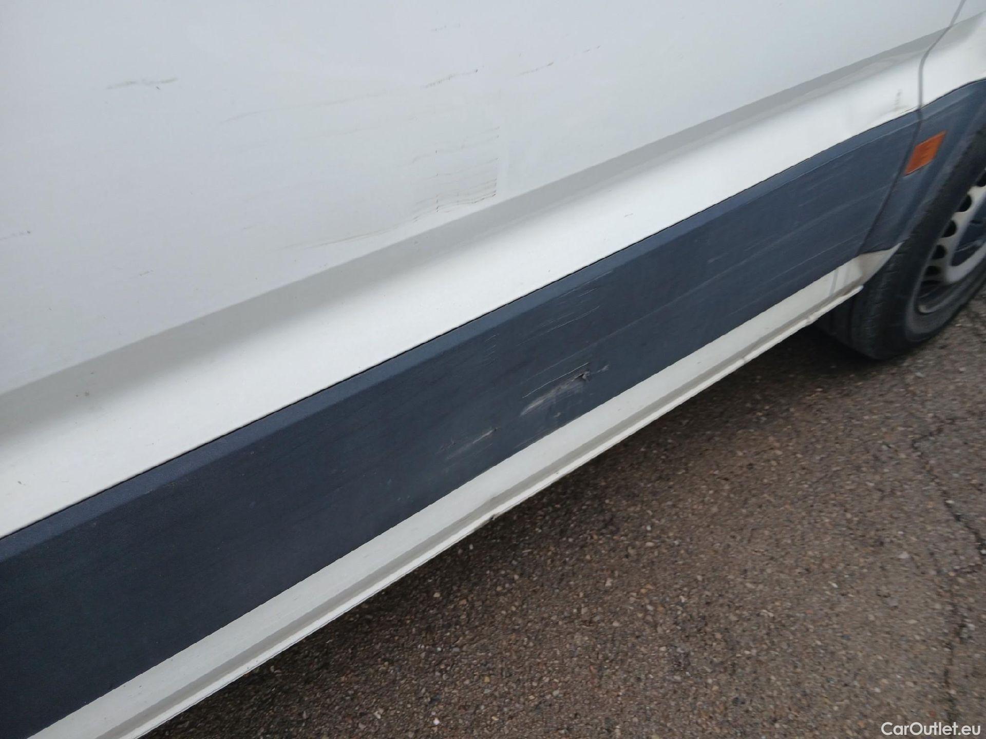  Volkswagen  Crafter VOLKSWAGEN  / 2017 / 4P / furgón 30 Furgón BM TN L3H2 2.0TDI 103kW(140CV) #19