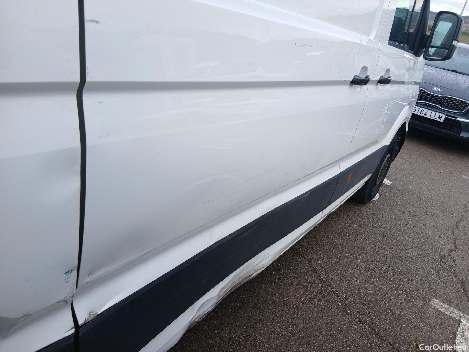  Volkswagen  Crafter VOLKSWAGEN  / 2017 / 4P / furgón 30 Furgón BM TN L3H2 2.0TDI 103kW(140CV) #46