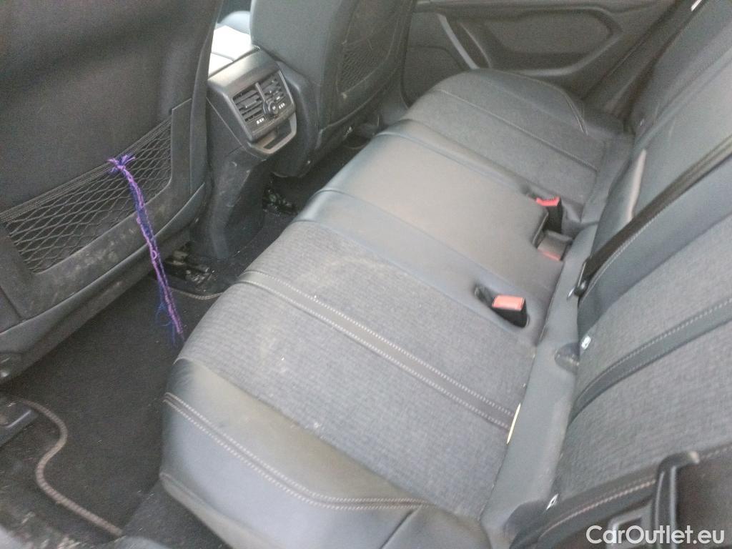  Peugeot  3008 PEUGEOT  / 2016 / 5P / todoterreno PureTech 132kW (180CV) EAT8 GT Line #15