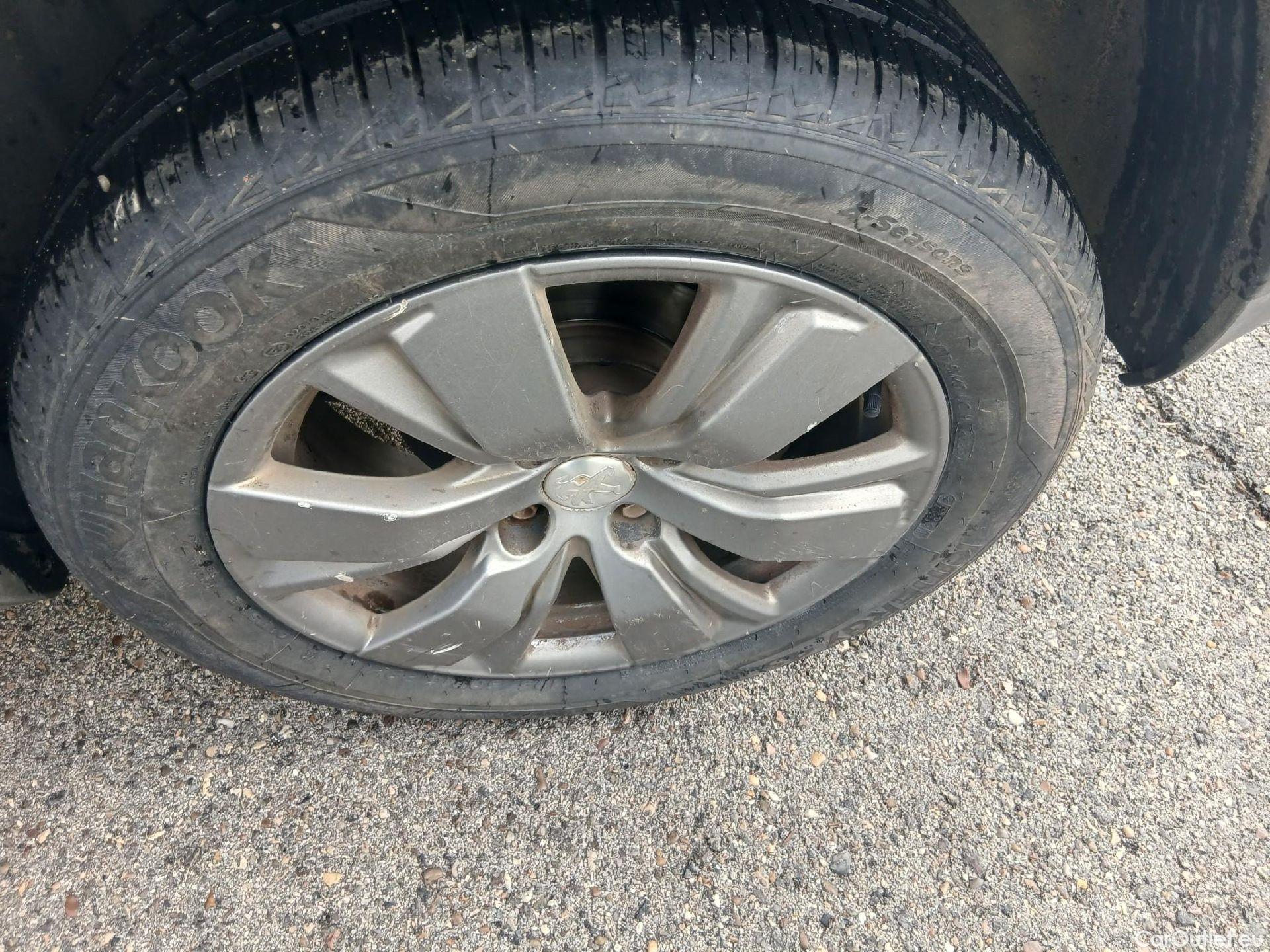  Peugeot  2008 PEUGEOT  / 2016 / 5P / todoterreno Signature BlueHDi 100 S&S 5 Vel. MAN #38