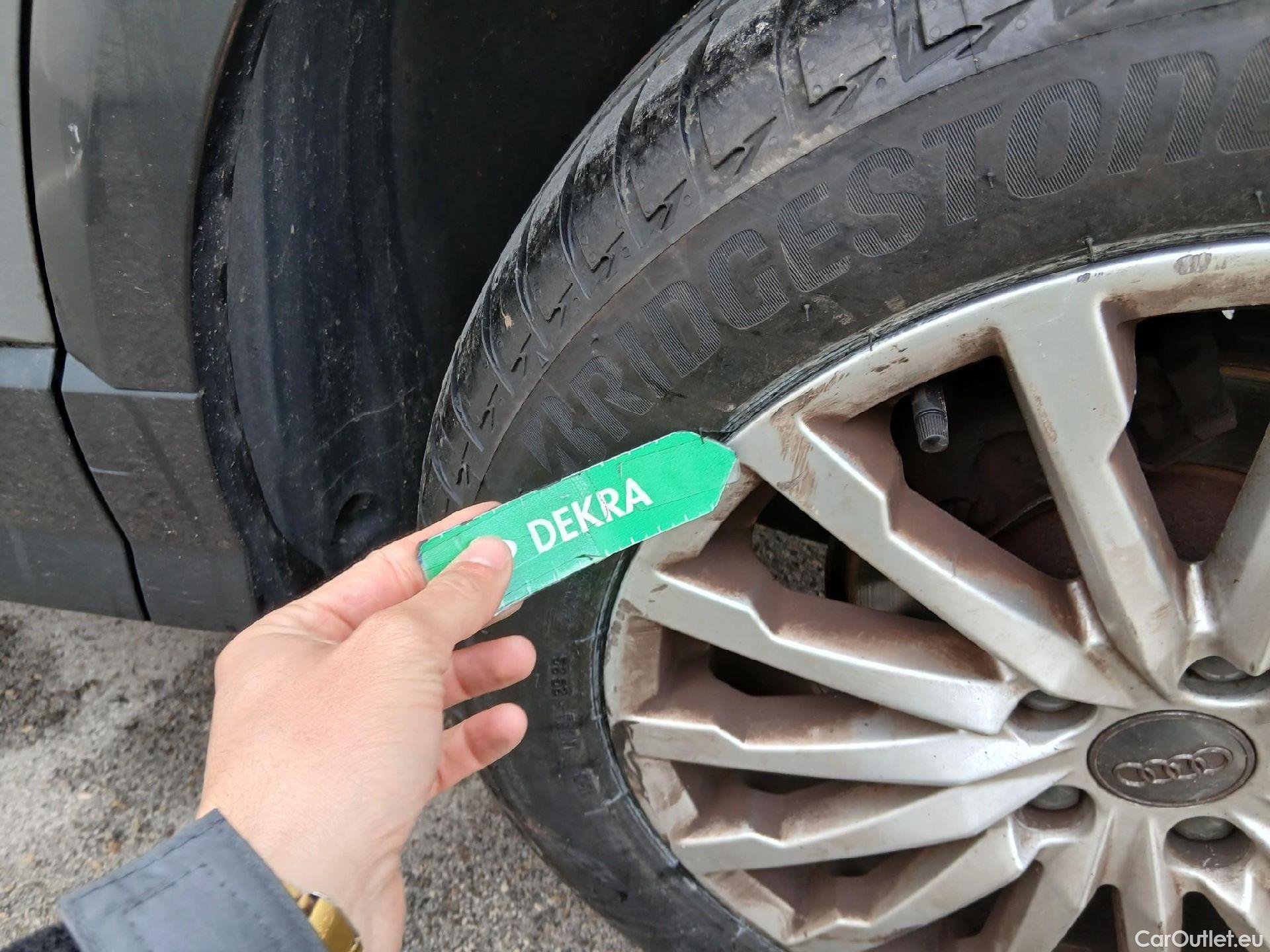  Audi  Q2 AUDI  / 2016 / 5P / todoterreno Design 30 TFSI 85kW (116CV) #18