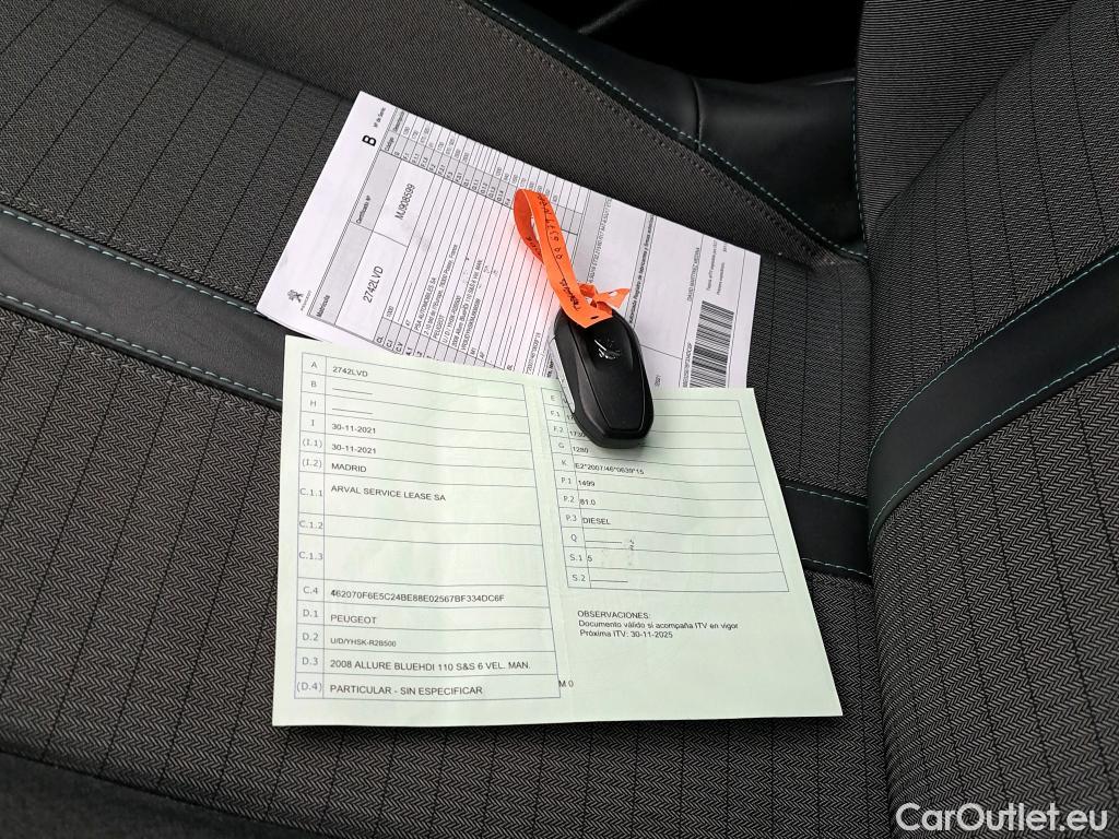  Peugeot  2008 PEUGEOT  / 2019 / 5P / todoterreno Allure BlueHDI 81kW (110CV) #2