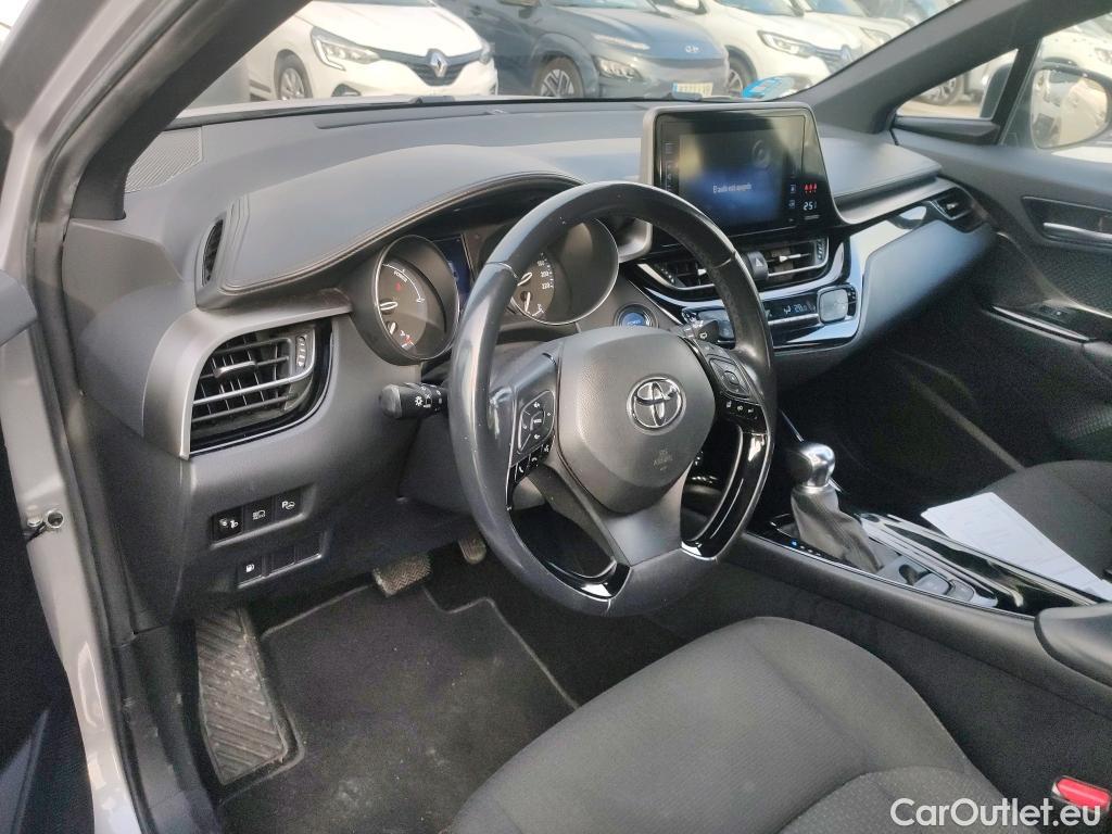  Toyota  C-HR TOYOTA  / 2016 / 5P / todoterreno 1.8 125H Advance (CX) #17