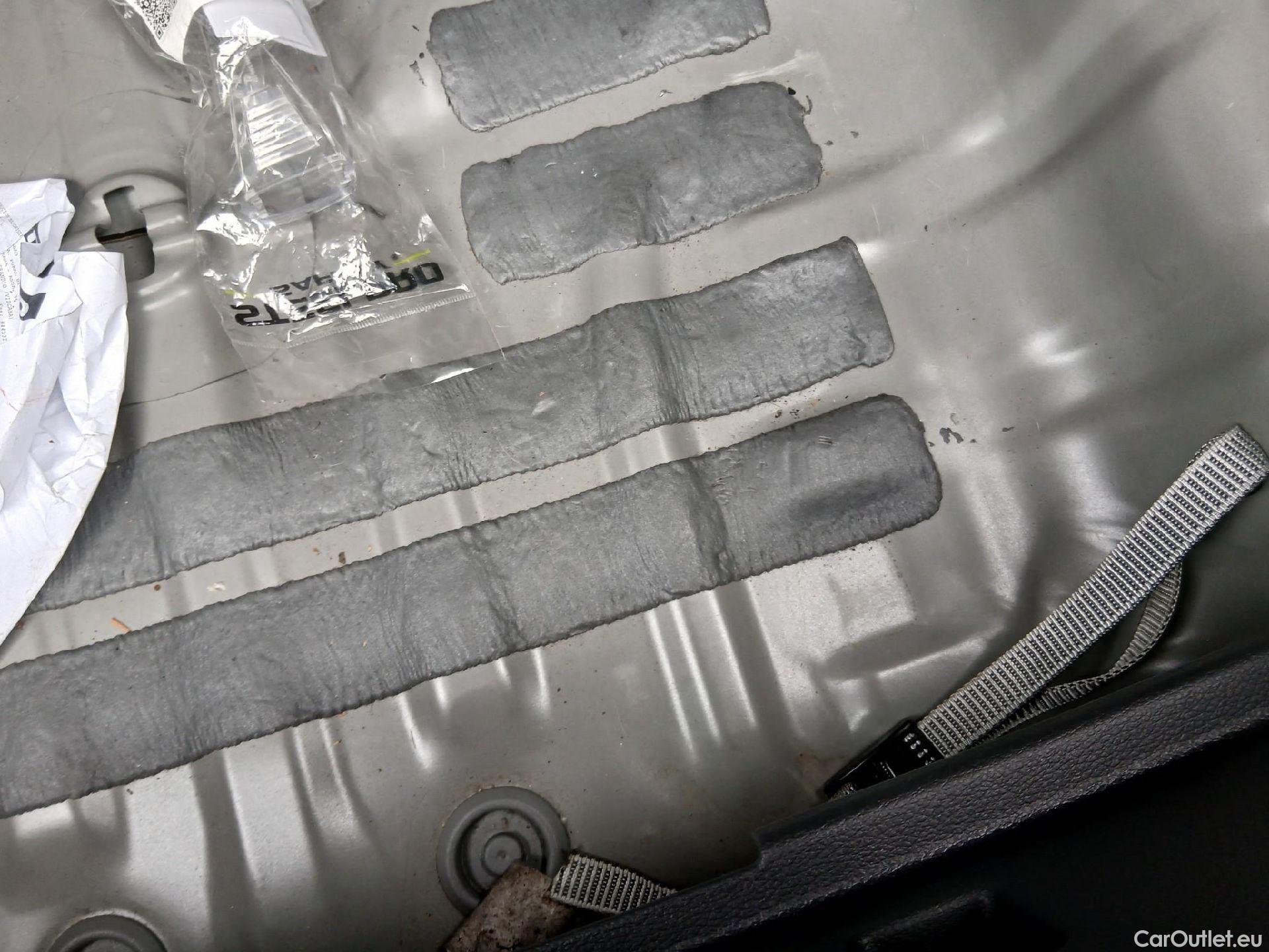  Audi  Q2 AUDI  / 2016 / 5P / todoterreno Design 30 TFSI 85kW (116CV) #2