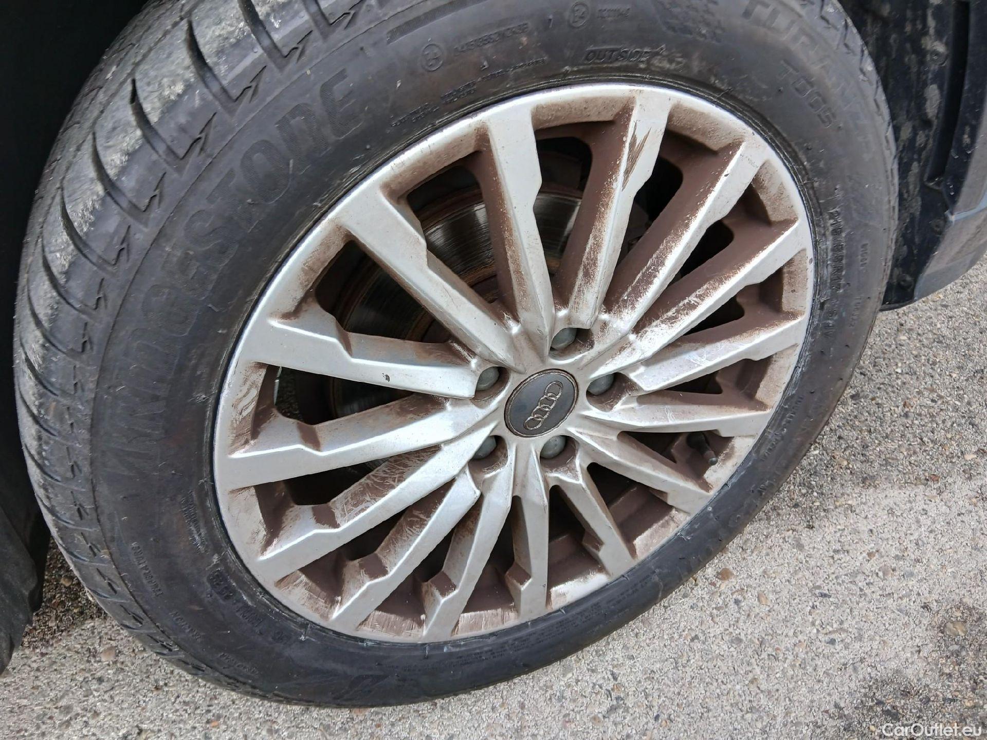  Audi  Q2 AUDI  / 2016 / 5P / todoterreno Design 30 TFSI 85kW (116CV) #38