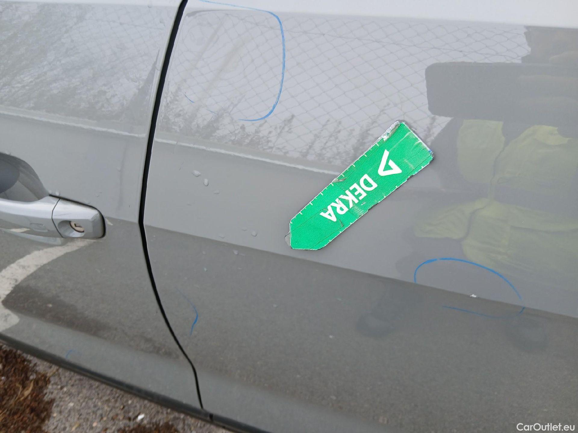  Audi  Q2 AUDI  / 2016 / 5P / todoterreno Design 30 TFSI 85kW (116CV) #17