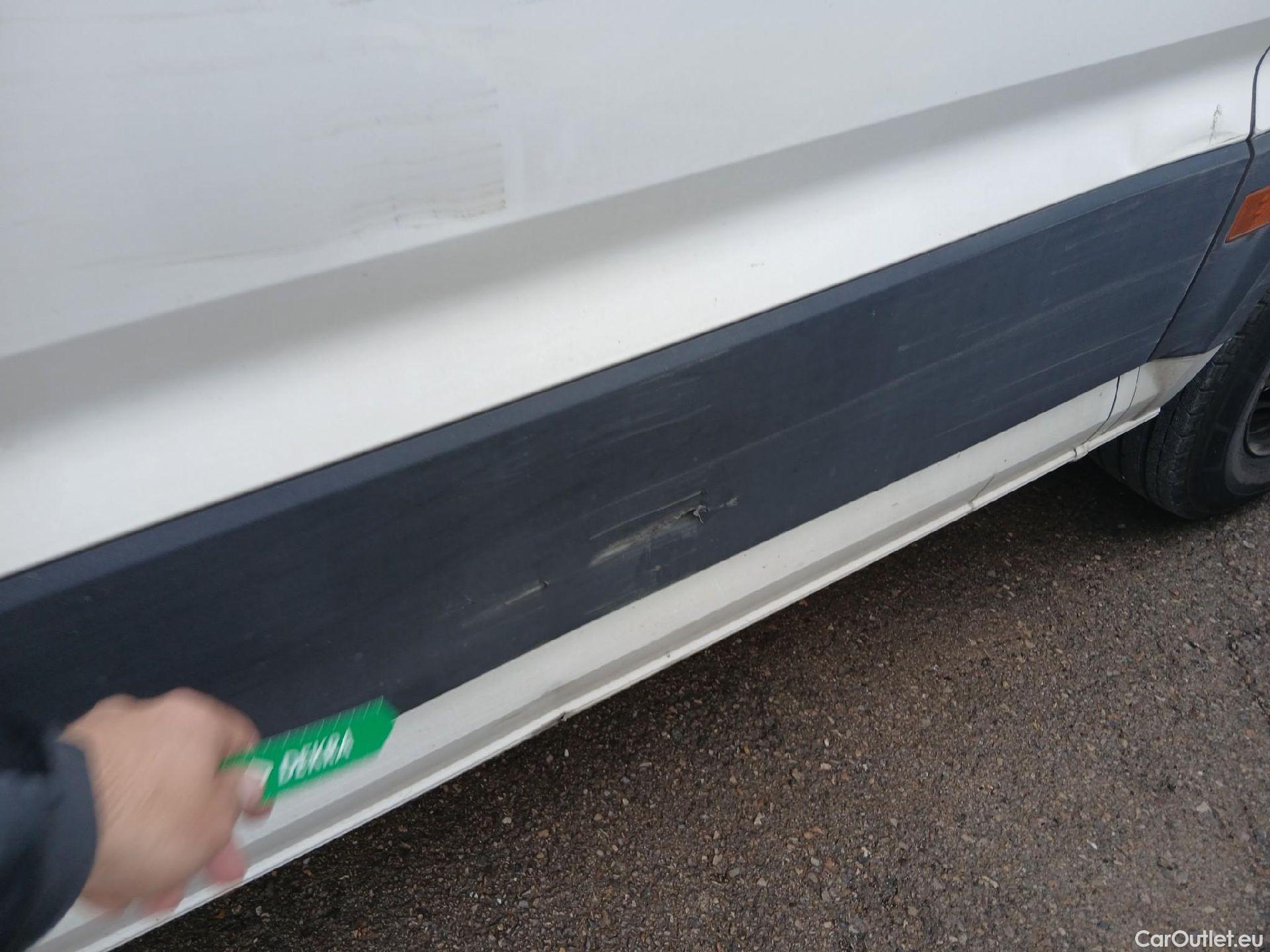  Volkswagen  Crafter VOLKSWAGEN  / 2017 / 4P / furgón 30 Furgón BM TN L3H2 2.0TDI 103kW(140CV) #20