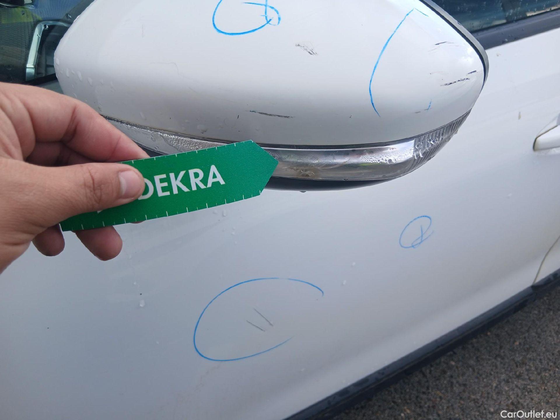  Peugeot  2008 PEUGEOT  / 2016 / 5P / todoterreno Signature BlueHDi 100 S&S 5 Vel. MAN #34