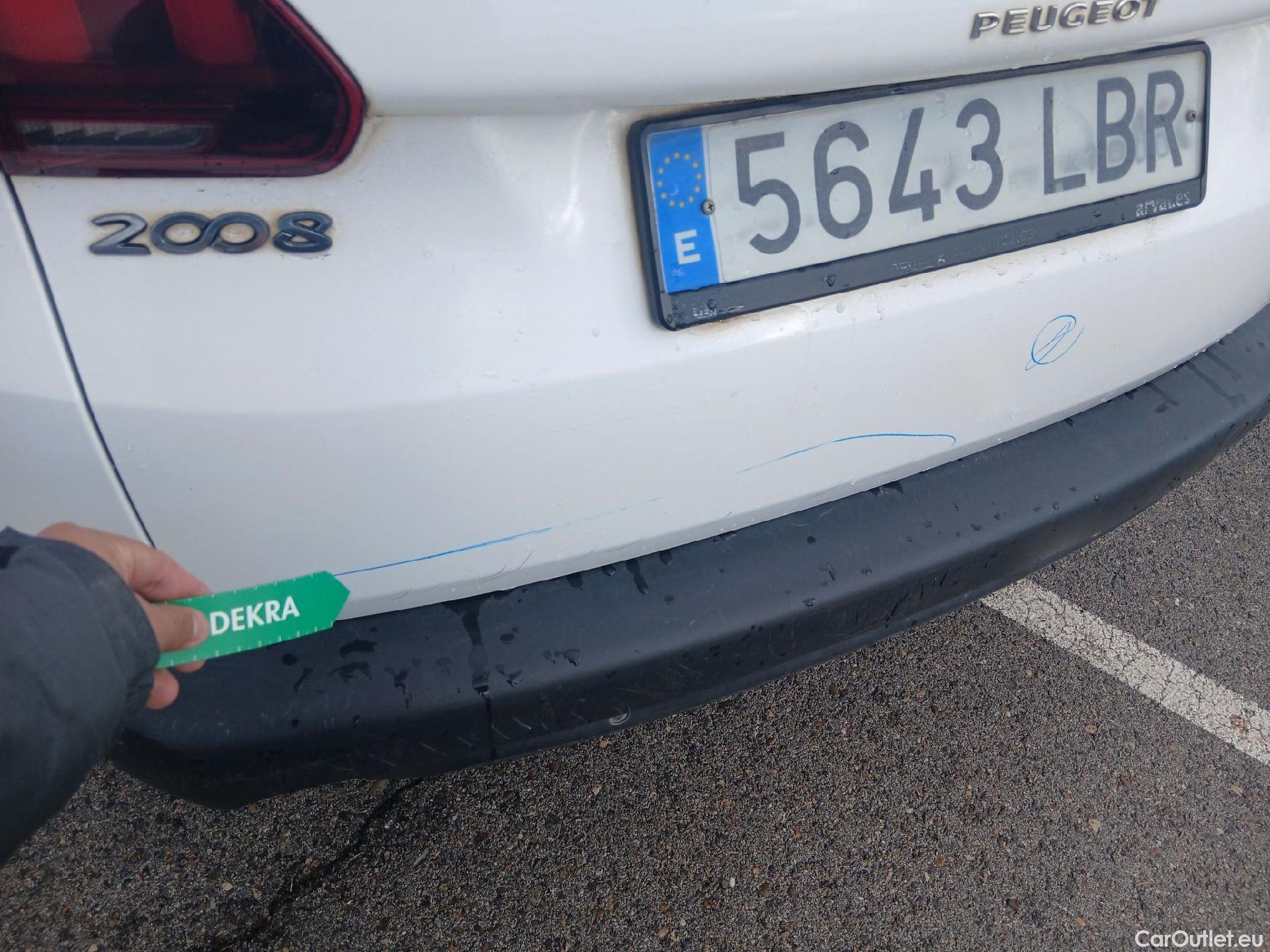  Peugeot  2008 PEUGEOT  / 2016 / 5P / todoterreno Signature BlueHDi 100 S&S 5 Vel. MAN #44