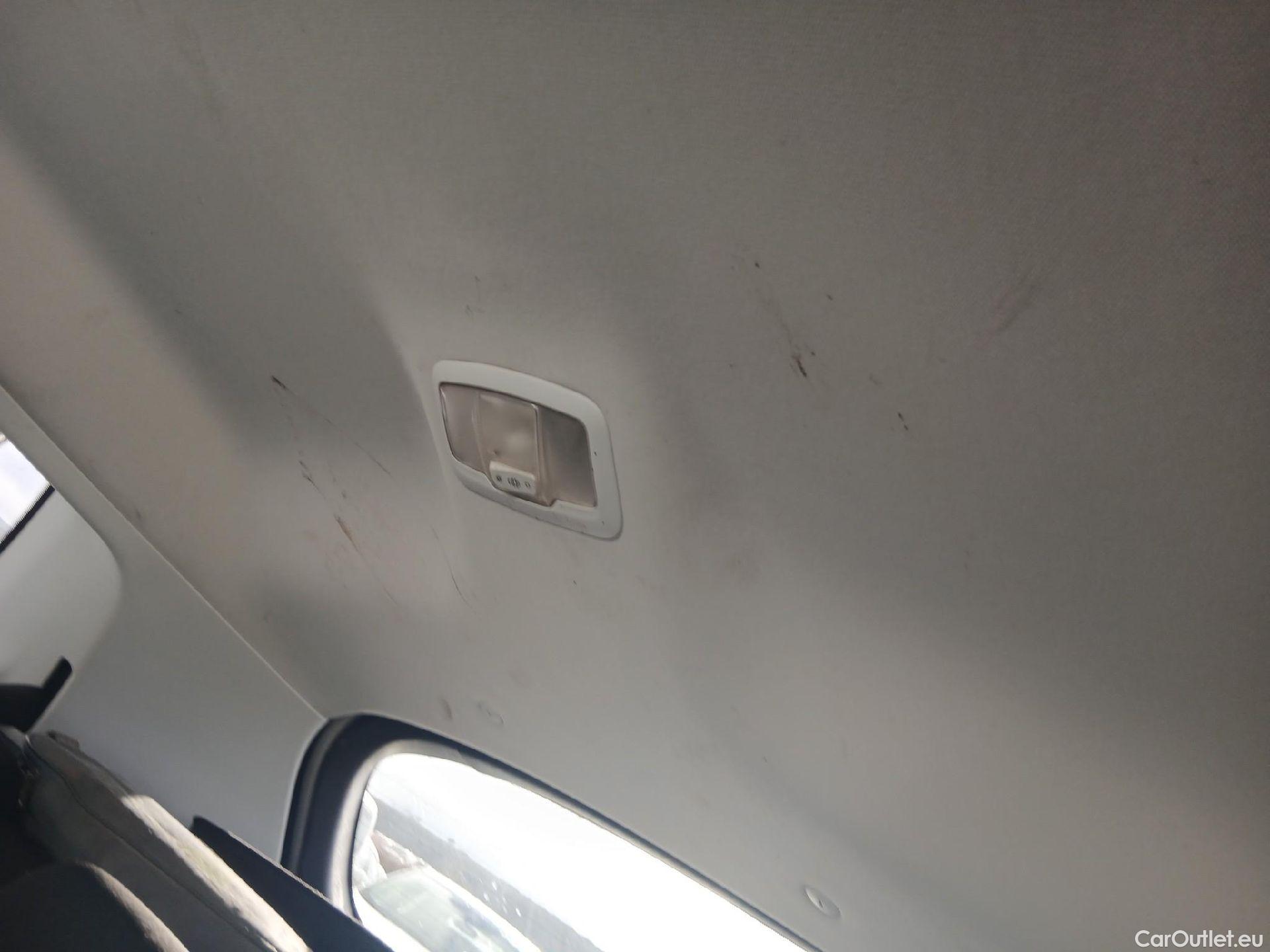  Peugeot  2008 PEUGEOT  / 2016 / 5P / todoterreno Signature BlueHDi 100 S&S 5 Vel. MAN #8