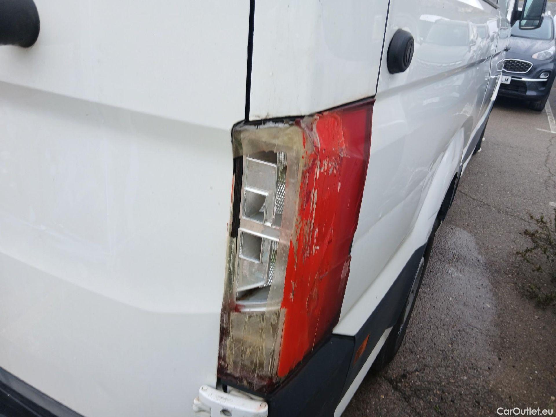  Volkswagen  Crafter VOLKSWAGEN  / 2017 / 4P / furgón 30 Furgón BM TN L3H2 2.0TDI 103kW(140CV) #35