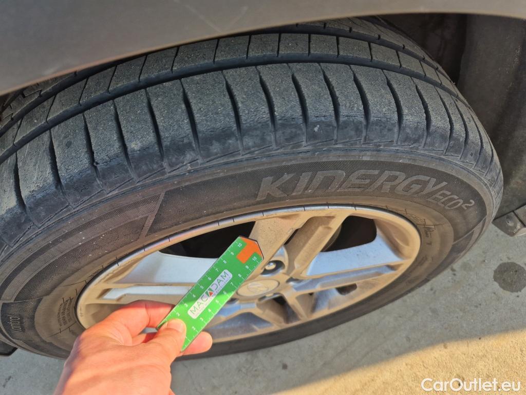  Hyundai  Konna HYUNDAI Kona / 2017 / 5P / todoterreno 1.0 TGDi Klass 4x2 #4